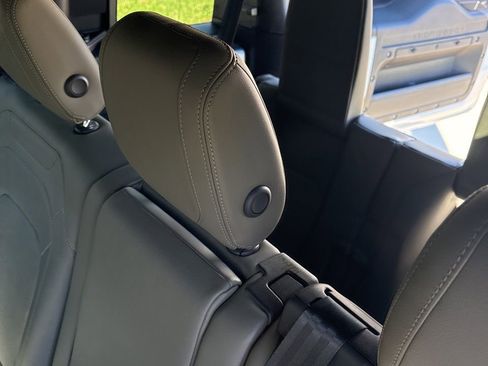 Used 2023 Land Rover Defender 110 S image 46