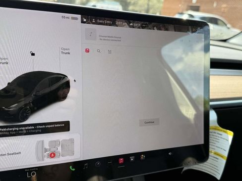 Used 2022 Tesla Model Y Long Range image 27