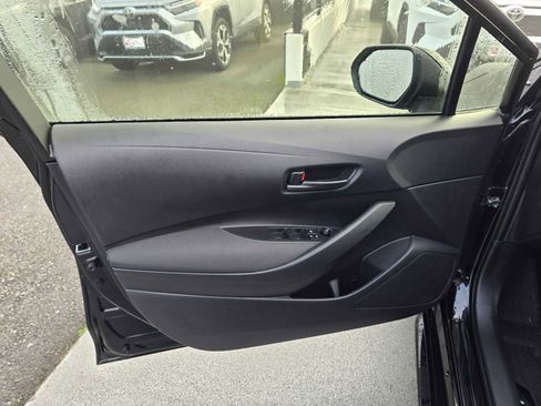 Used 2025 Toyota Corolla LE image 22