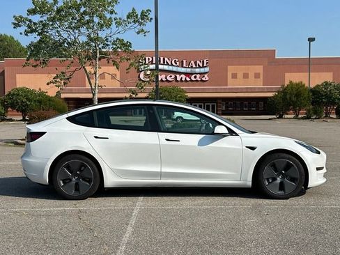 Used 2021 Tesla Model 3 Standard Range Plus RWD image 6