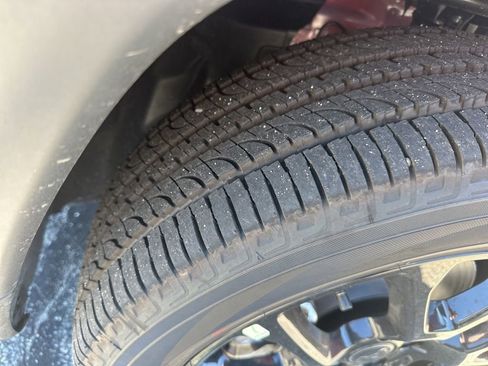 New 2025 Jeep Compass Latitude w/ Sun & Sound Group image 33