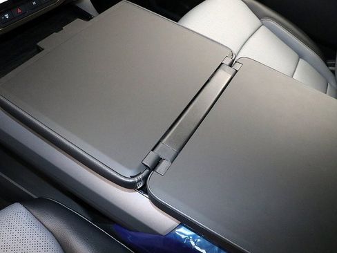 New 2025 Ford F150 Lightning Lariat image 28