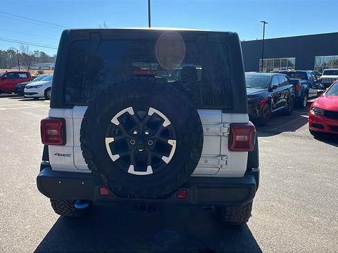 Used 2025 Jeep Wrangler Unlimited Rubicon 4xe w/ Convenience Group image 9