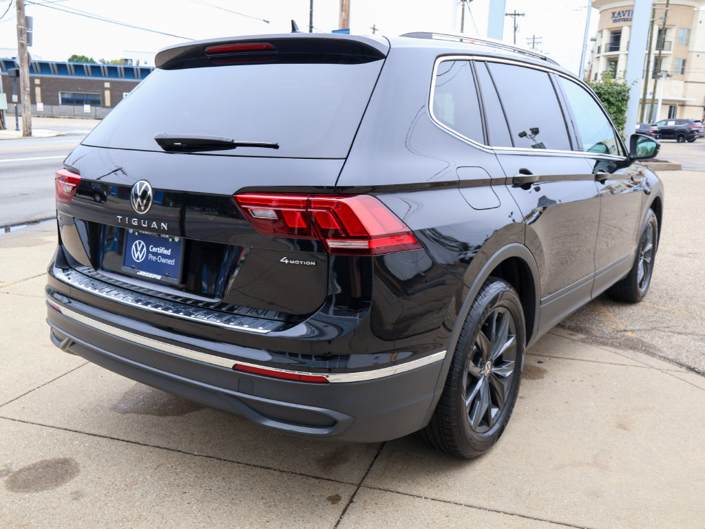 Used 2024 Volkswagen Tiguan SE w/ Panoramic Sunroof Package AWD/4WD image 5