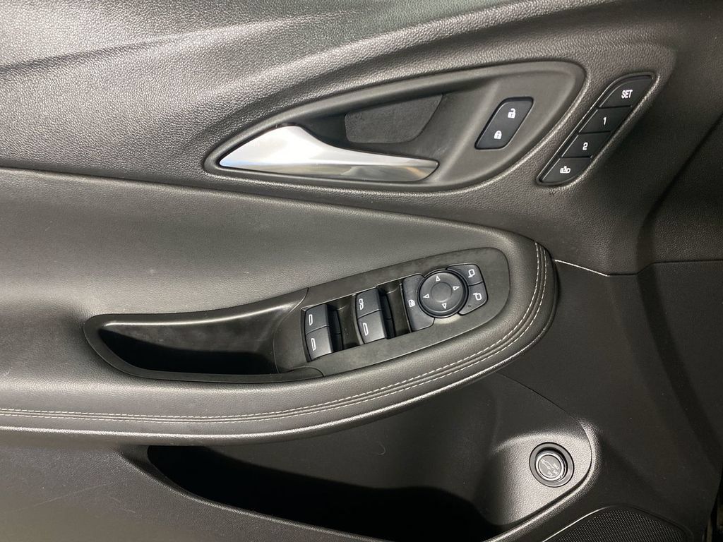 Certified 2023 Buick Encore GX Essence w/ Experience Buick Package FWD image 13