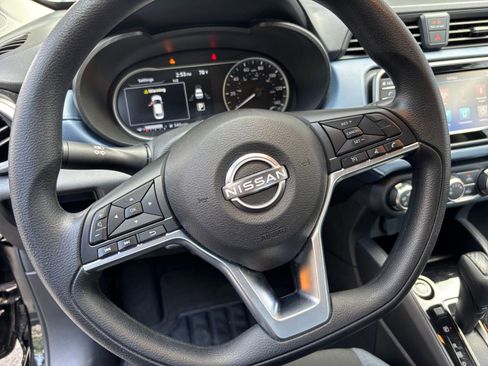Used 2025 Nissan Versa SV FWD image 28