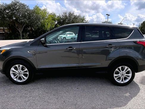 Used 2019 Ford Escape SE image 8