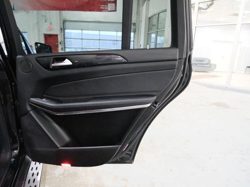 Used 2017 Mercedes-Benz GLS 550 4MATIC image 27