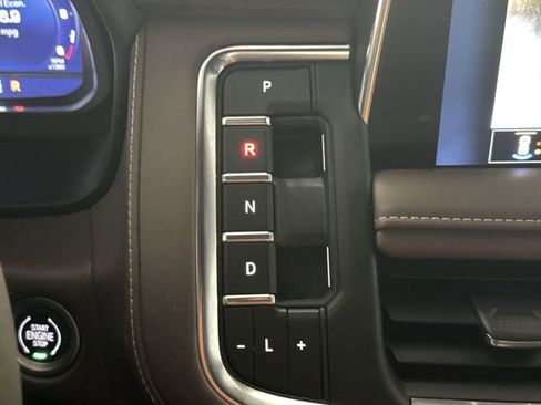 Used 2023 Chevrolet Tahoe High Country image 16