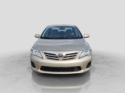 Used 2013 Toyota Corolla LE FWD image 3
