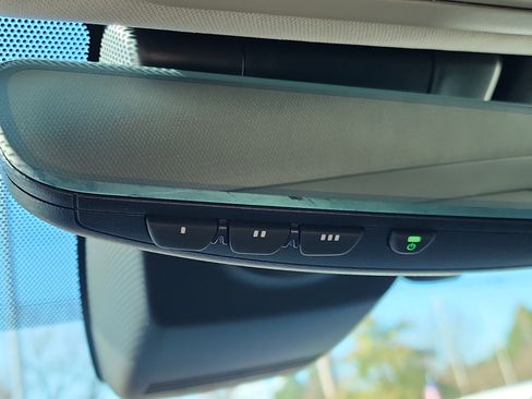 Used 2025 Toyota RAV4 Limited image 27