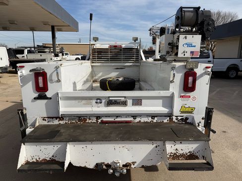 Used 2019 GMC Sierra 3500 4x4 Crew Cab w/ Sierra Convenience Package image 4