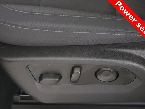 Used 2025 GMC Sierra 1500 Elevation image 18