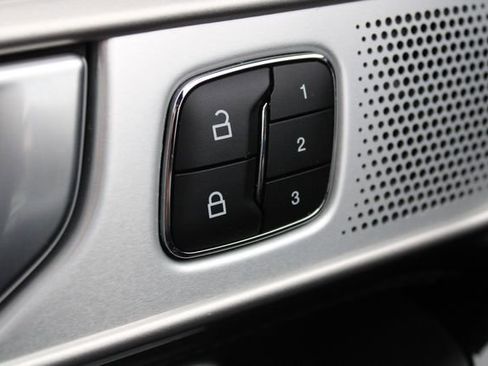 Used 2023 Ford Explorer Platinum w/ Technology Package AWD/4WD image 4