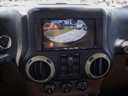 Used 2017 Jeep Wrangler Unlimited Sahara AWD/4WD image 40