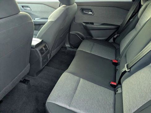 Used 2023 Nissan Rogue SV image 18