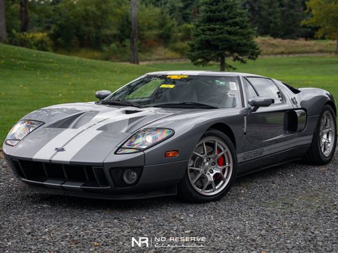 Used 2006 Ford GT image 1