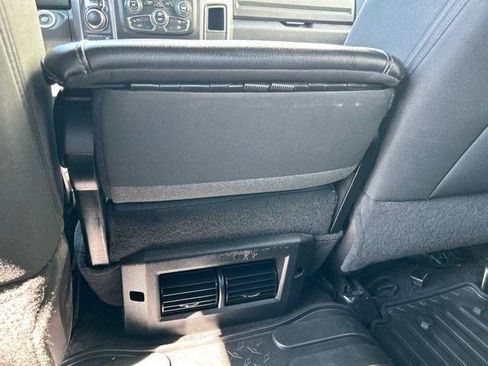 Used 2022 RAM 1500 Warlock AWD/4WD image 42