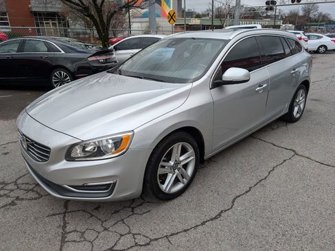 Used 2015 Volvo V60 T5 Premier image 1