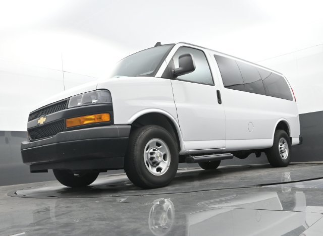 Used 2022 Chevrolet Express 2500 LS w/ Driver Convenience Package RWD image 12