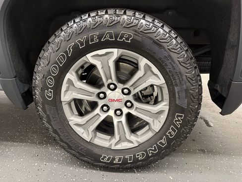 Used 2024 GMC Sierra 1500 SLE w/ Preferred Package image 19