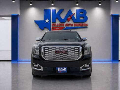 Used 2019 GMC Yukon Denali w/ Denali Ultimate Package AWD/4WD image 8