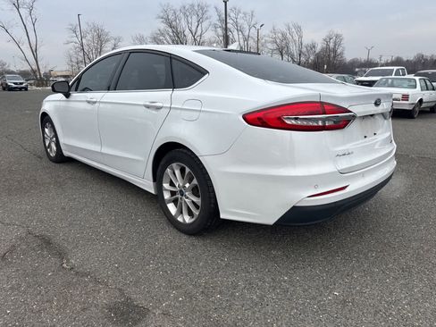 Used 2020 Ford Fusion SE image 3