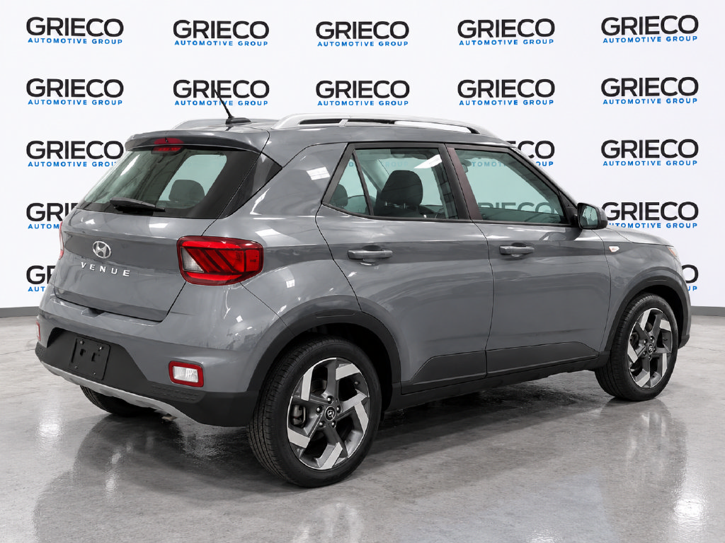 Used 2023 Hyundai Venue SEL w/ Cargo Package FWD image 3