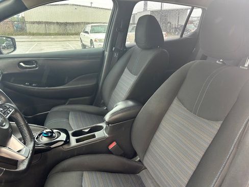 Used 2022 Nissan Leaf SV image 9