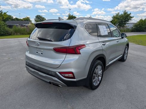 Used 2020 Hyundai Santa Fe SEL w/ Convenience + Premium Package FWD image 3