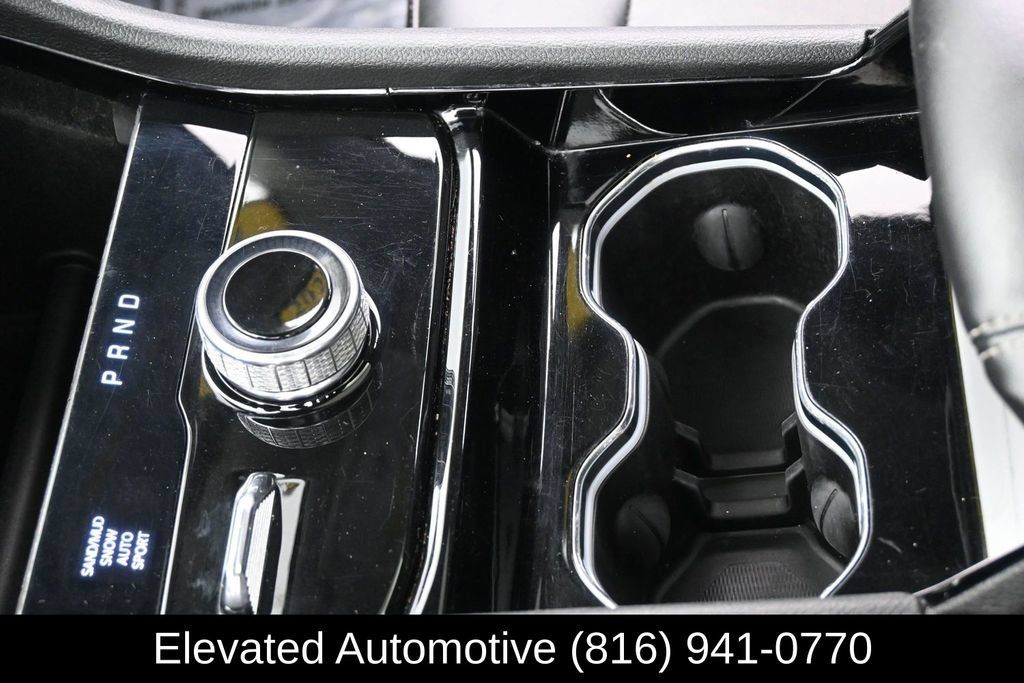 Used 2021 Jeep Grand Cherokee L Limited AWD/4WD image 24