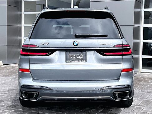 Used 2025 BMW X7 xDrive40i w/ M Sport Package image 4