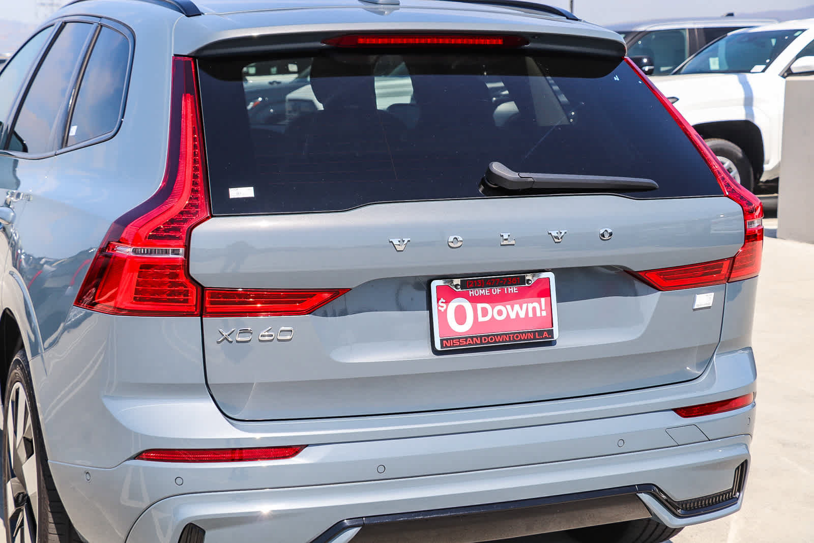 Used 2023 Volvo XC60 T8 Plus w/ Climate Package AWD/4WD image 11