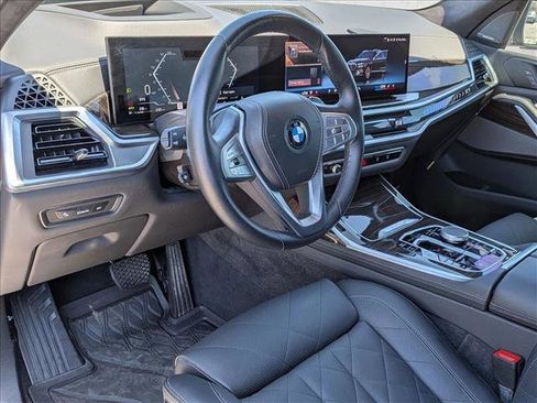 Used 2024 BMW X7 xDrive40i AWD/4WD image 9