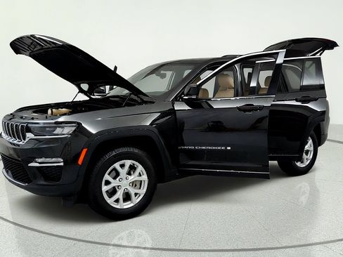 Used 2023 Jeep Grand Cherokee Limited AWD/4WD image 9