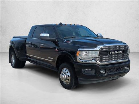 Used 2019 RAM 3500 Limited w/ Max Tow Package image 3