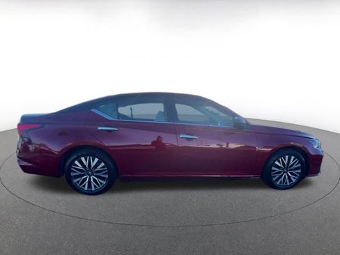Used 2025 Nissan Altima 2.5 SV image 16