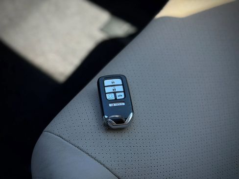 Used 2017 Honda Accord EX-L image 19
