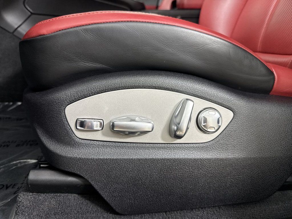 Certified 2021 Porsche Macan AWD/4WD image 40