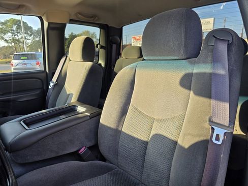 Used 2005 Chevrolet Silverado 2500 LS image 9