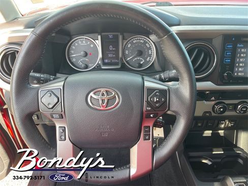Used 2018 Toyota Tacoma SR5 image 9