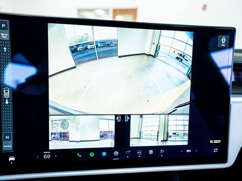 Used 2022 Tesla Model X Plaid image 45