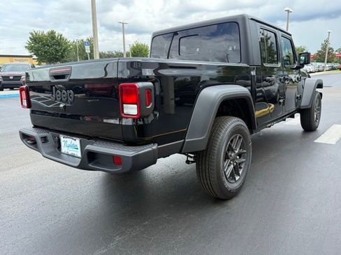 New 2025 Jeep Gladiator Sport image 9