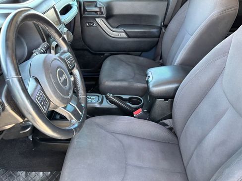 Used 2017 Jeep Wrangler Unlimited Sport w/ Quick Order Package 24S AWD/4WD image 17