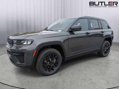 New 2026 Jeep Grand Cherokee Altitude AWD/4WD image 2