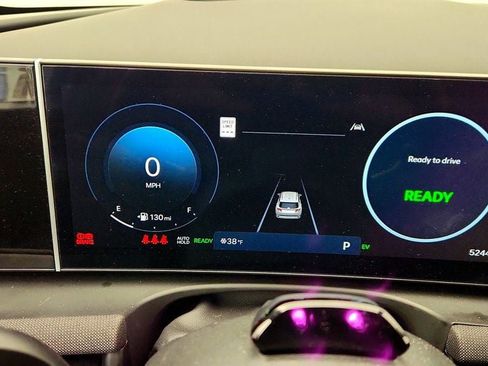 Used 2025 Hyundai Tucson Limited image 14