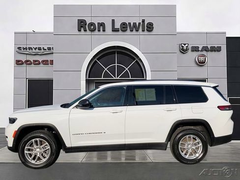 Certified 2022 Jeep Grand Cherokee L Laredo w/ Luxury Tech Group I AWD/4WD image 1