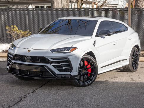 Used 2022 Lamborghini Urus image 4