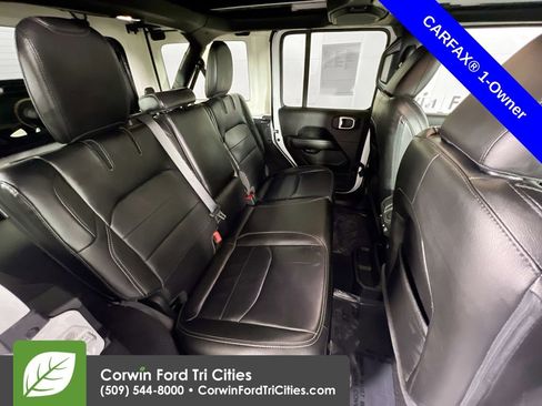 Used 2023 Jeep Wrangler Unlimited Sahara w/ Cold Weather Group image 16