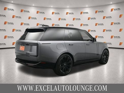 Used 2024 Land Rover Range Rover SE AWD/4WD image 5